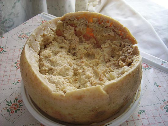 Касу Марцу (Casu Marzu) 