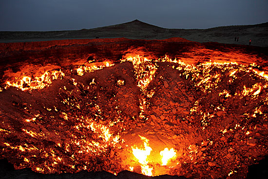 В Туркменистане есть «Дверь в преисподнюю» — место, которое непрерывно горит уже 40 лет