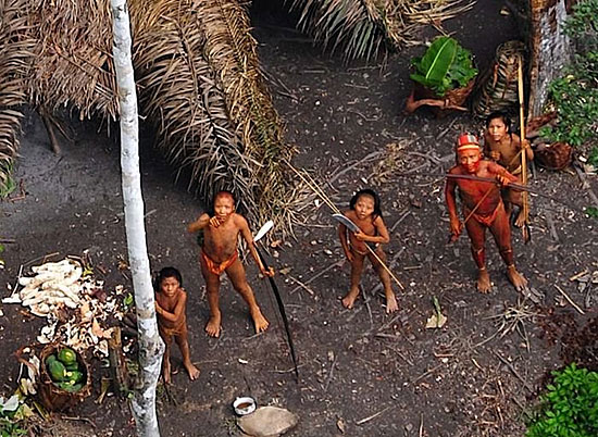 В Бразилии живёт племя, которое никогда не вступало в контакт с цивилизацией