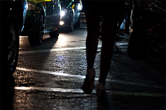 В Швеции разрешено заниматься проституцией, но пользоваться услугами проституток — запрещено