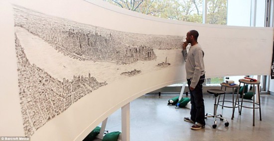 Аутист Стивен Вилтшер нарисовал по памяти огромную панораму Нью-Йорка