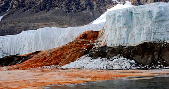 В Антарктиде есть Кровавый водопад