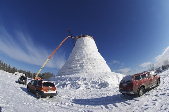 «Olympia SnowWoman» — самый большой снеговик в мире