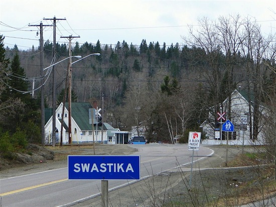 В канадской провинции Онтарио есть город Свастика