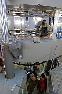 Сборка медицинского циклотрона в инженерном центре ОИЯИ