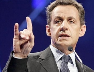 Николя Саркози является единственным демократически избранным монархом в мире