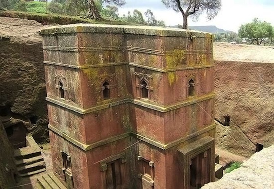 Скальные церкви в Лалибэле строили не вверх, а вниз