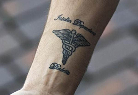 Медицинская татуировка — это запись на вашем теле о вашем здоровье