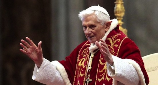 4 исторических факта о других ушедших Папах 