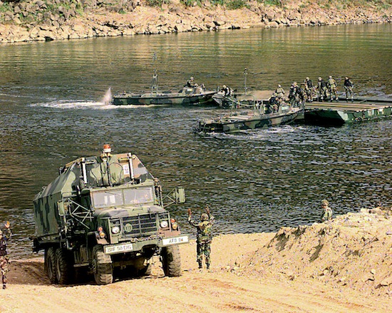 «Река мёртвых» переносит трупы из Северной Кореи в Южную