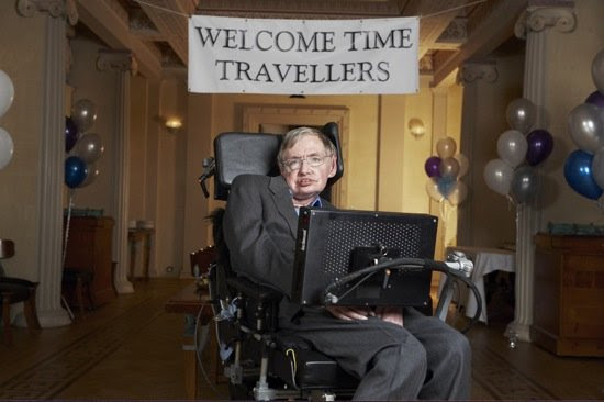 Однажды Стивен Хокинг устроил «Вечеринку для путешественников во времени», куда пригласил гостей после окончания