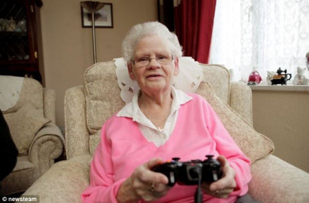 Самой старой геймерше в мире 78 лет
