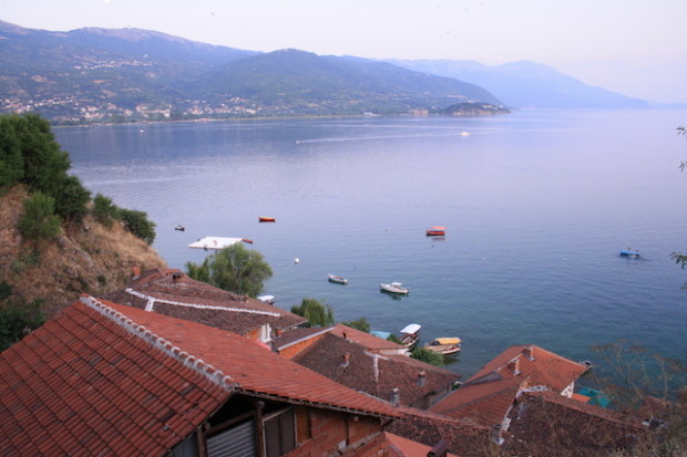 Вид на Охридское Озеро
