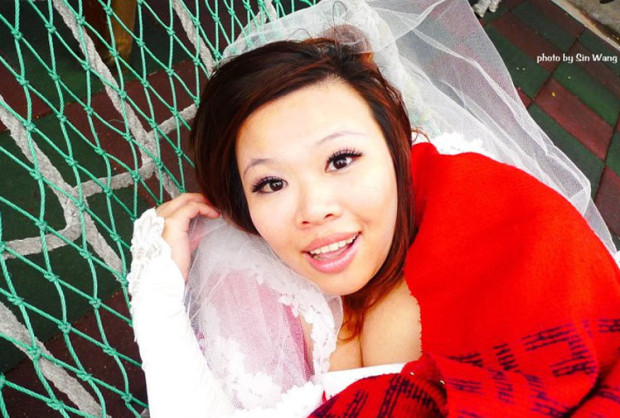 Тайваньская женщина вышла замуж за себя