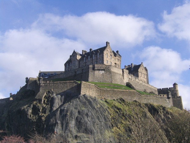 Самый известный замок Шотландии — Эдинбургский замок — был загадкой уже в древности