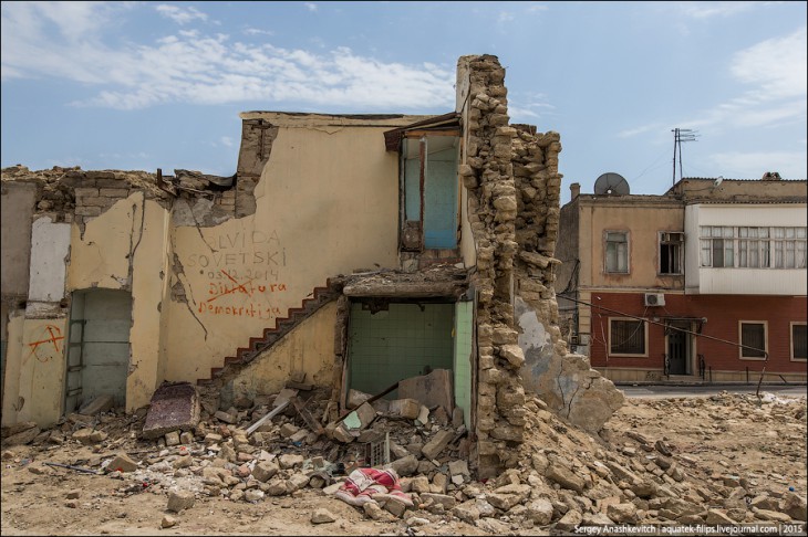 Как разрушают Баку, чтобы превратить его в кавказский Дубай: 40 фотографий