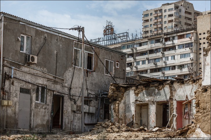 Как разрушают Баку, чтобы превратить его в кавказский Дубай: 40 фотографий