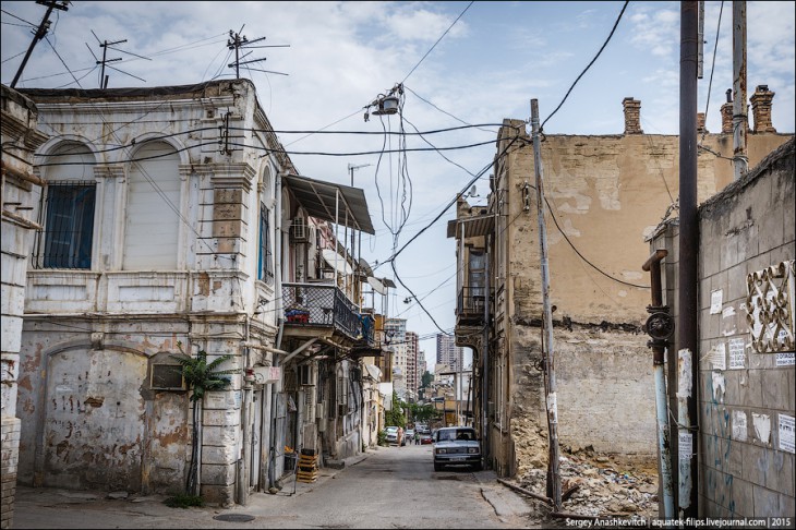 Как разрушают Баку, чтобы превратить его в кавказский Дубай: 40 фотографий