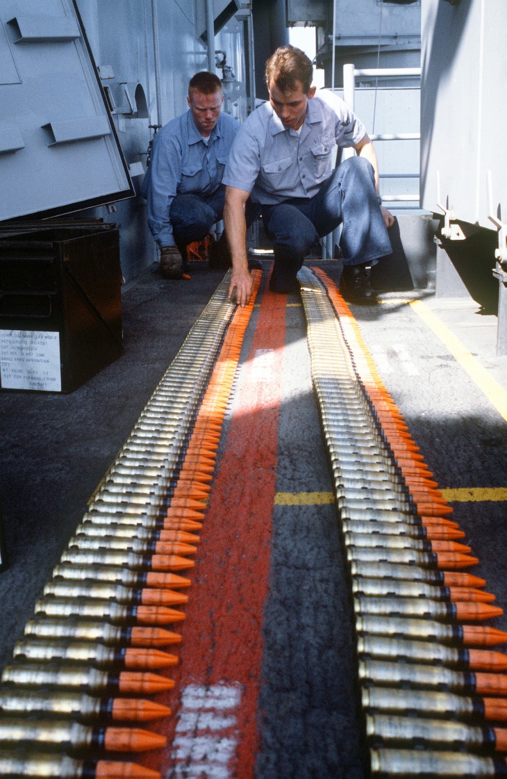 Снаряды с обеднённым ураном для артиллерийского комплекса Mark 15 Phalanx CIWS на борту американского линкора USS Missouri  • Academic.ru