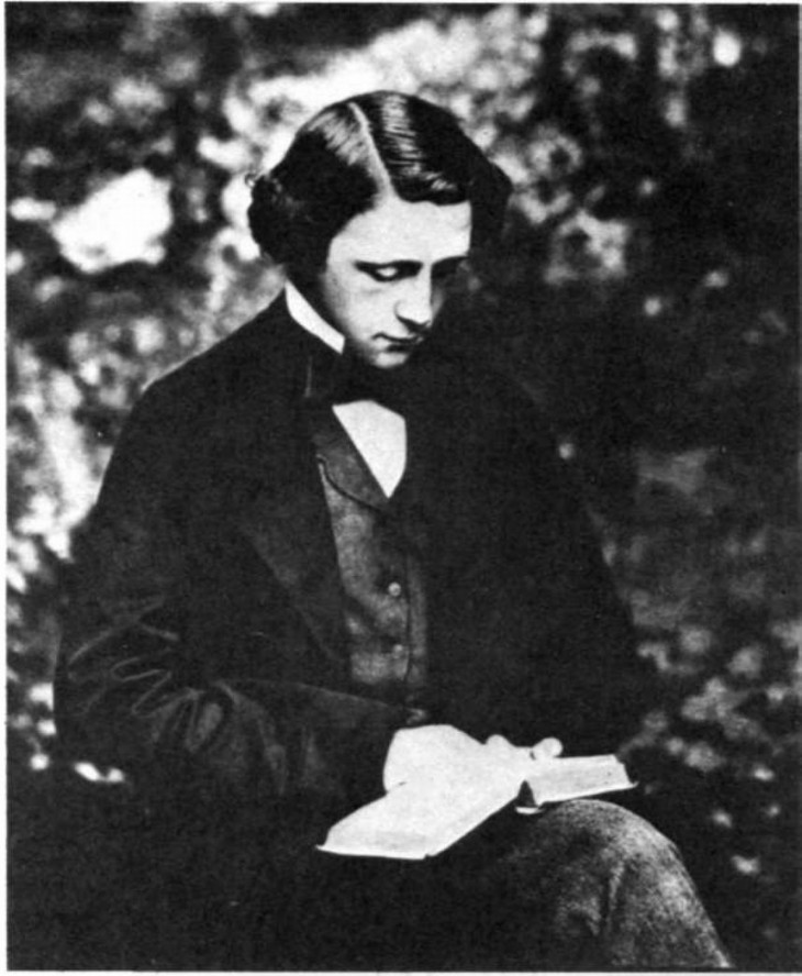 • Lewis-carroll.ru