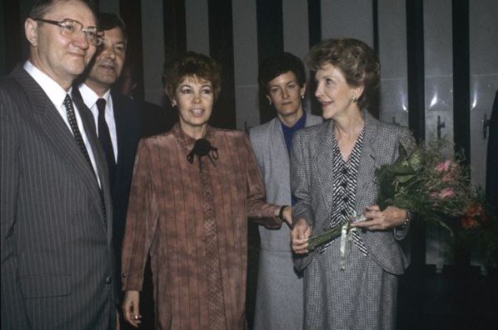 Раиса Горбачева и Нэнси Рейган в Государственной Третьяковской галерее, 1988 
