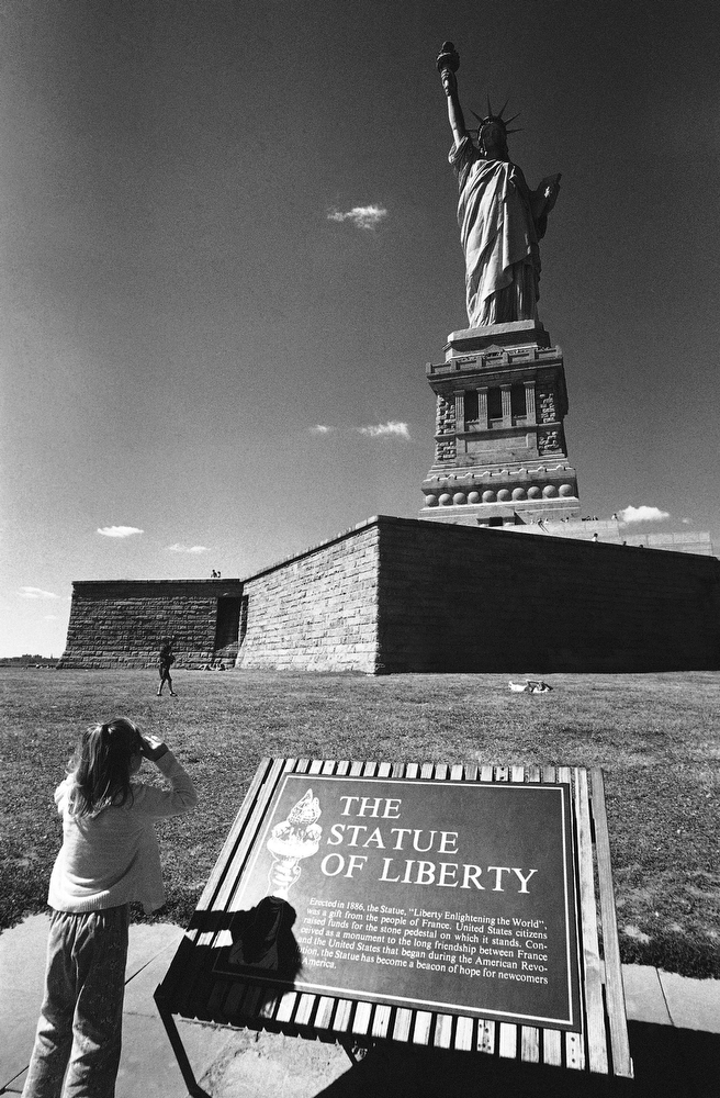 U.S. New York Statues Statue of Liberty Visitors