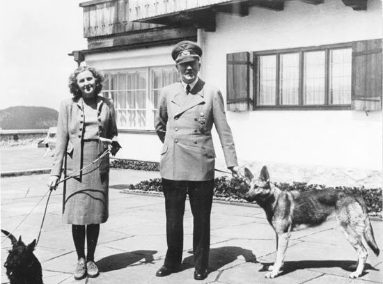 Нацисты учили собак говорить и читать