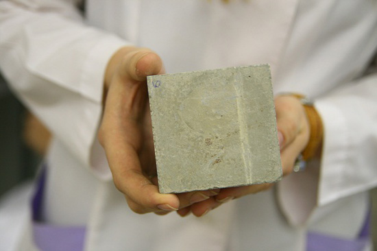 Нанопорошок улучшит свойства бетона и древесины