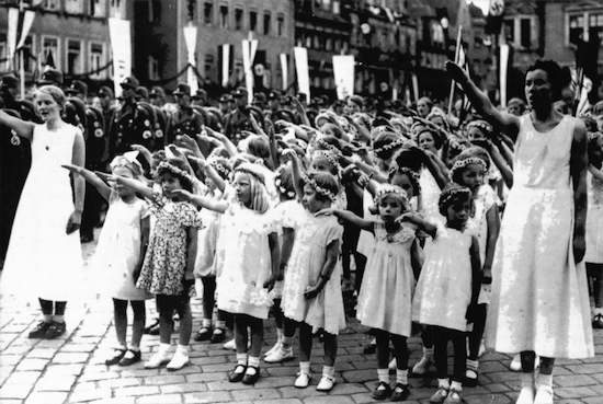 За годы войны нацисты «вывели» около 20 000 представителей «арийской расы»