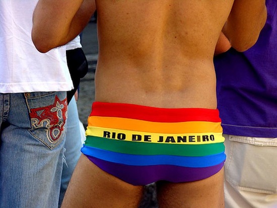 Изо всех бразильских городов процент гомосексуальных мужчин выше всего в Ри...