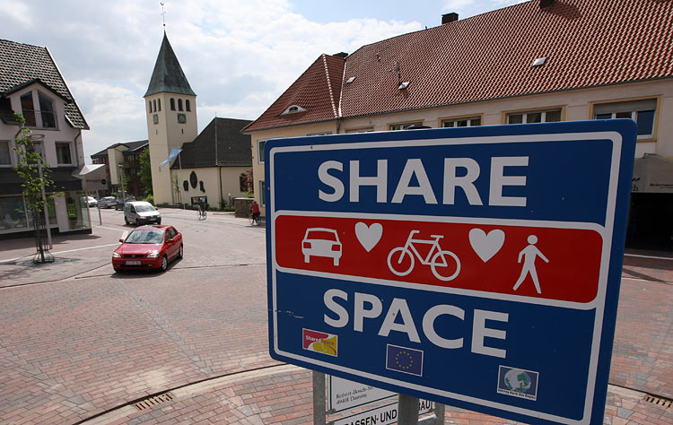 В немецком городе Бомте отменили светофоры — и с тех пор там не бывает ДТП