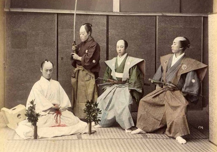 Как самураи защищали свою честь: 7 жутковатых фактов о харакири