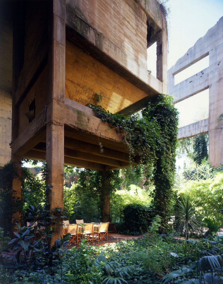 Этот заброшенный бетонный завод архитектор переделал в жилой дом. Получилось невероятно круто!