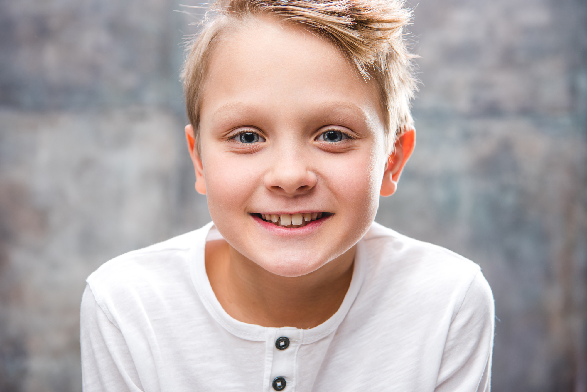 Мальчики 8 11 лет. Портрет подростка. Мальчик. Фотопортрет мальчика. Мальчик улыбается.