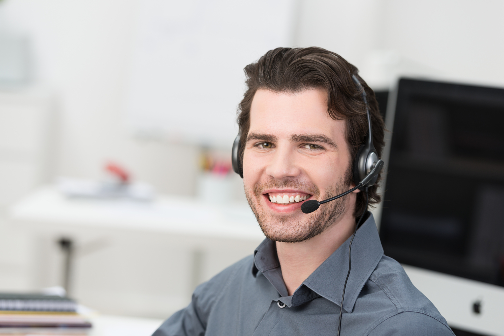 техническая поддержка. девушка диспетчер. сотрудник колл центра. менеджер колл центра. инженер программист.