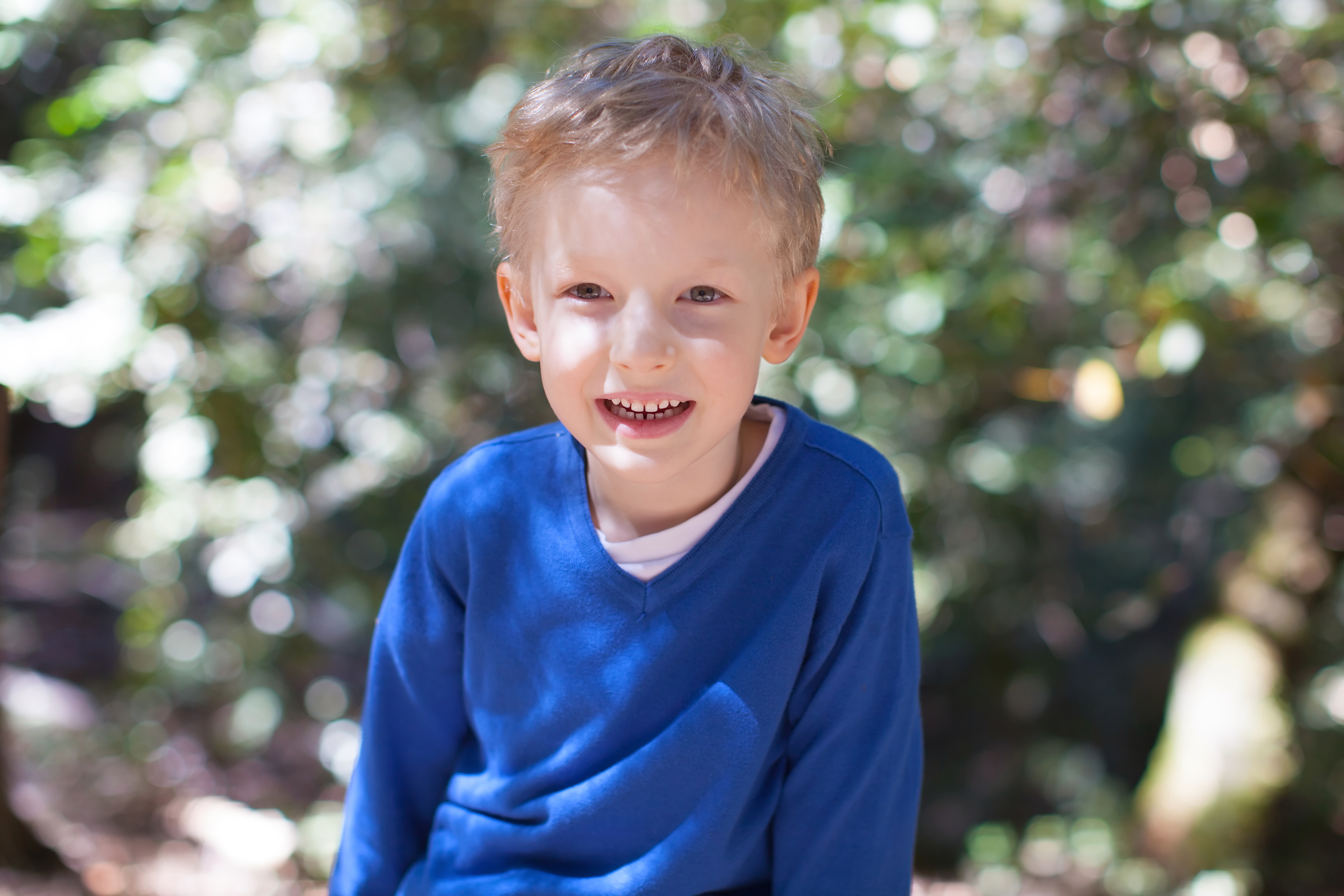 красивые дети мальчики 4 года. вредный мальчик. ребенок мальчик. мальчик и девочка ссорятся. красивые дети мальчики.