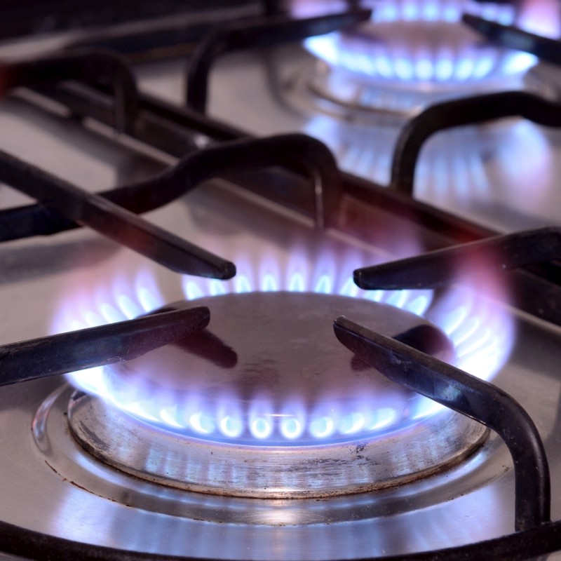 Best gas. Природный ГАЗ. Газовые приборы. Газовая плита зажженная. Кухонная плита.