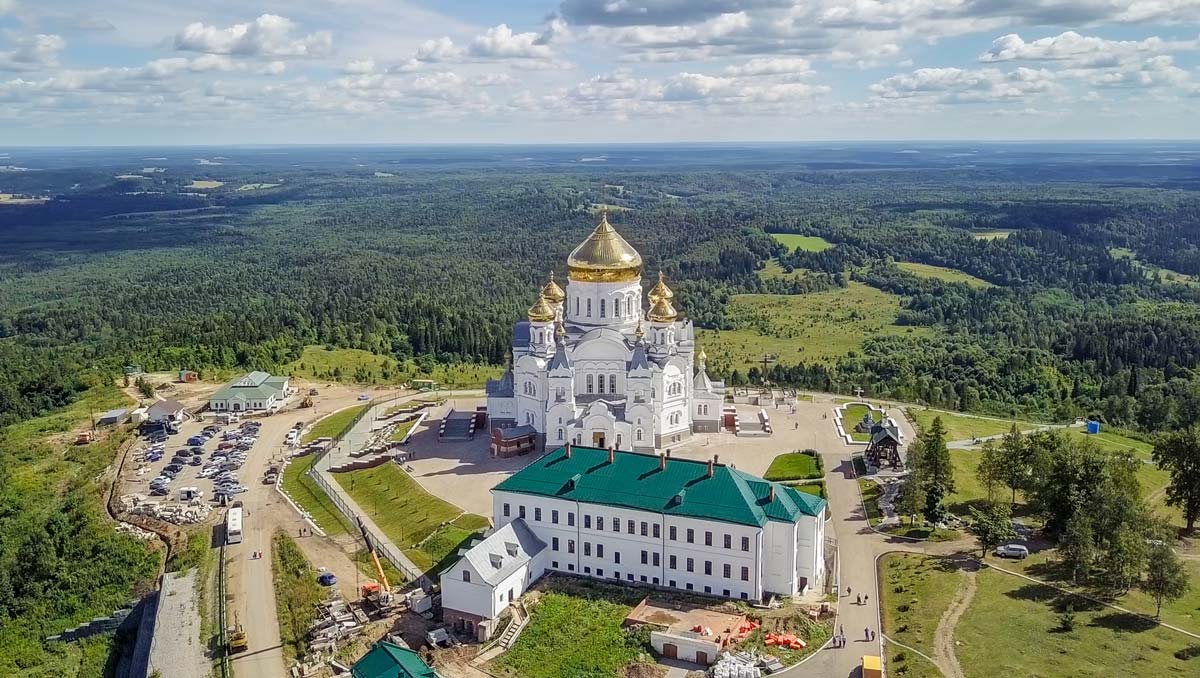 Достопримечательность России — Белогорский Николаевский монастырь