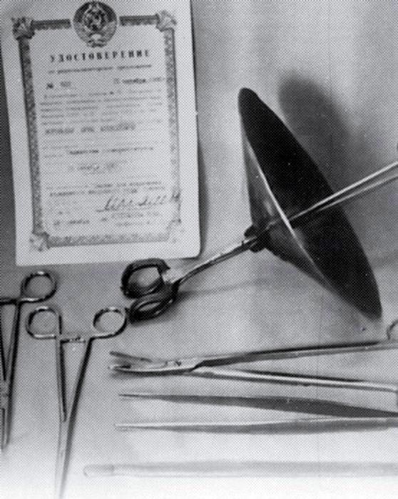 Медицинские инструменты для проведения операции