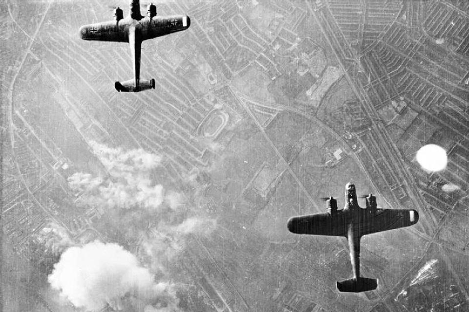 Авианалёт во время Второй мировой войны