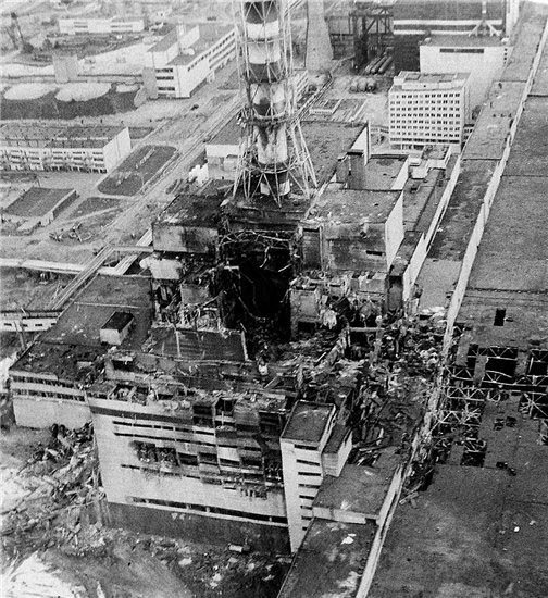 Взорвавшийся реактор Чернобыльской АЭС