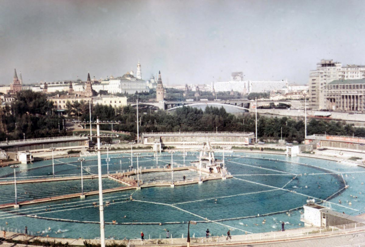 Бассейна Москва на месте храма Христа Спасителя, 1960 год