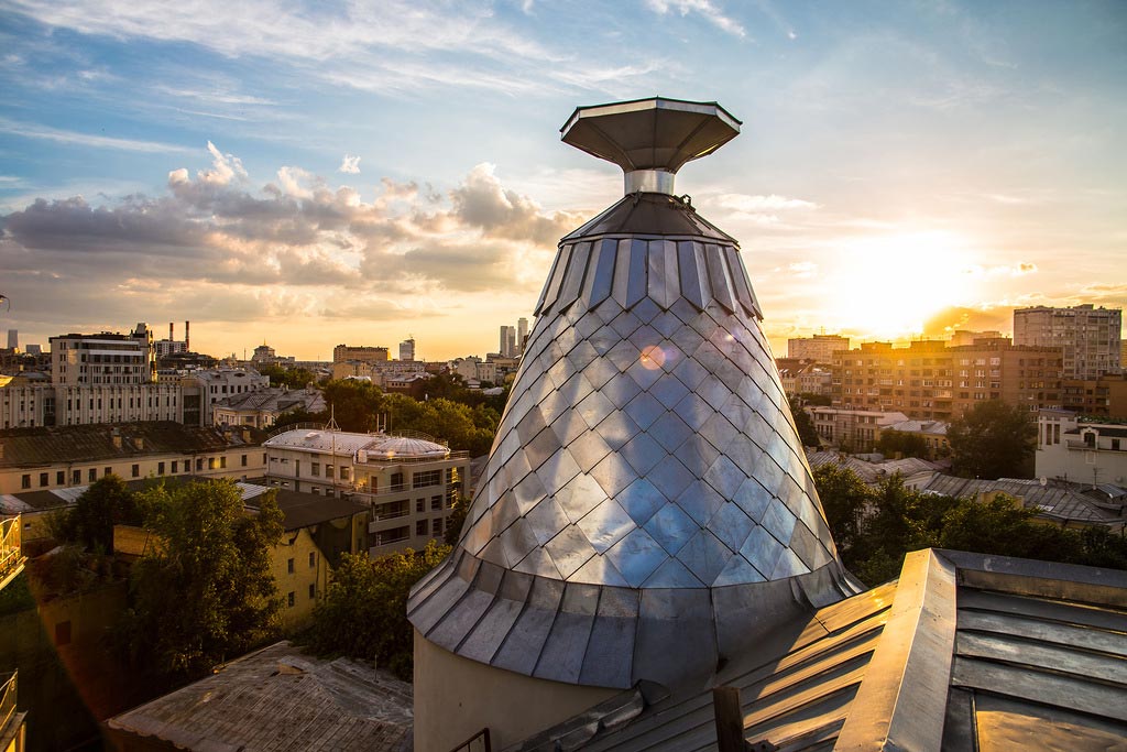 Дом под рюмкой на улице Остоженка, г. Москва