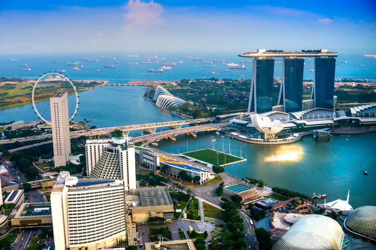 Самые дорогие для проживания города мира: Париж, Гонконг, Сингапур.