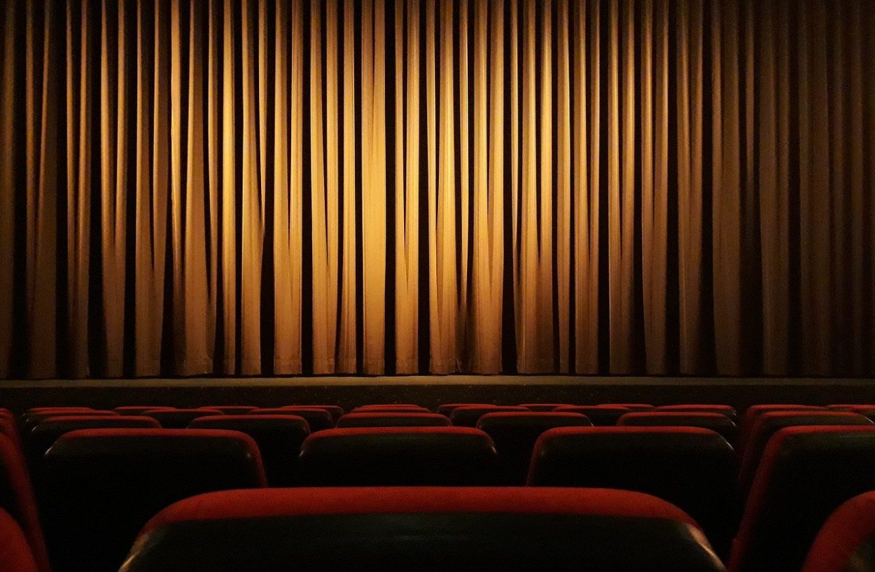 Почему кресла в театрах красного цвета? 8 интересных фактов о театре