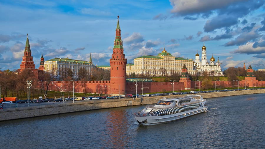 4 увлекательных экскурсии на речном трамвайчике в Москве